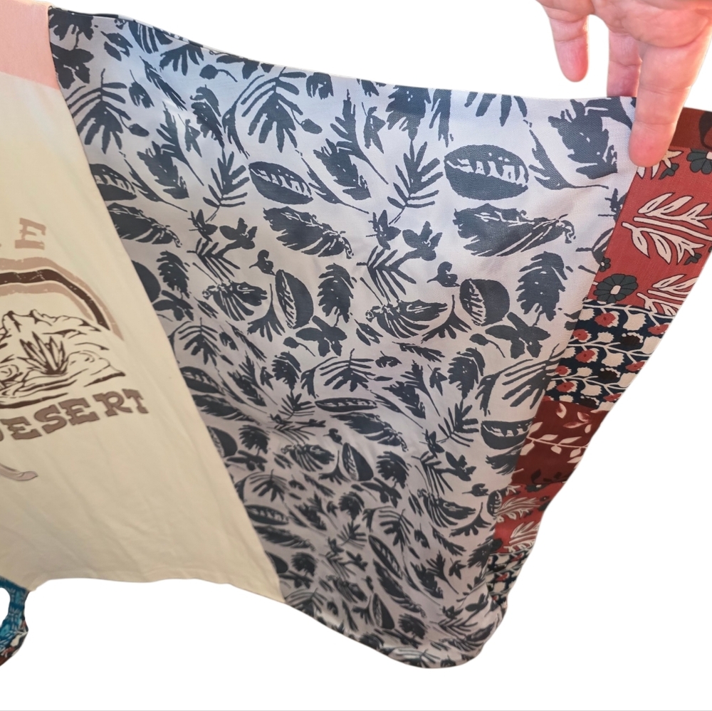 Source Unknown Upcycled Peace in the Desert Graphic Tee - Picture 5 of 9